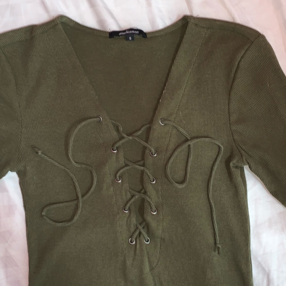 Regular length lace up tee